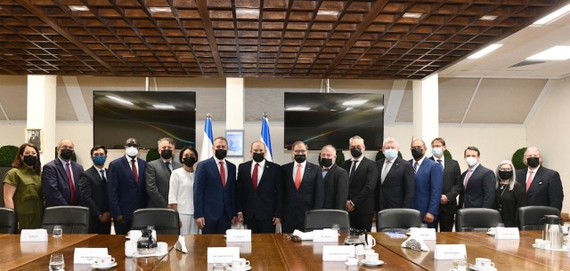 Prime Minister Naftali Bennett meets with a delegation of ambassadors to the US and the UN, led by Israeli Ambassador to the US and the UN Gilad Erdan, July 22, 2021 (Photo: Haim Zach/GPO)