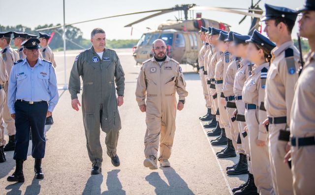 UAE Air Force Chief Ibrahim Nasser Muhammed al-Alawi, center-right, lands in Israel and meets with Israeli Air Force Chief Amikam Norkin, center-left, to observe the IAF’s Blue Flag exercise, Oct. 25, 2021. (Photo: Israel Defense Forces)