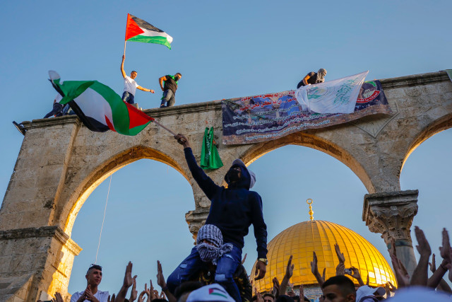 Muslim worshippers during Eid al-Fitr feast, which marks the end of the holy fasting month of Ramadan at the Al-Aqsa Mosque compound in Jerusalem's Old City, May 13, 2021. (Photo: Jamal Awad/Flash90)