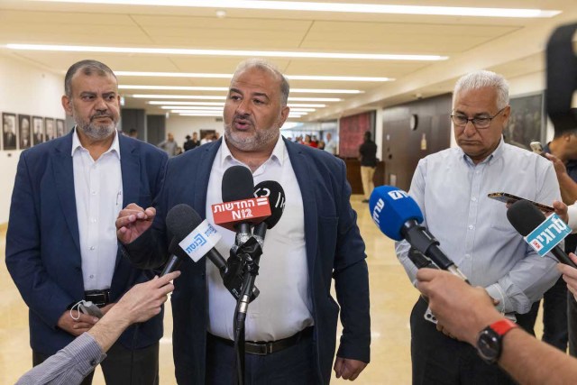 Ra'am party leader Mansour Abbas speaks at a press conference at the Knesset in Jerusalem, May 11, 2022. (Photo: Olivier Fitoussi/Flash90)