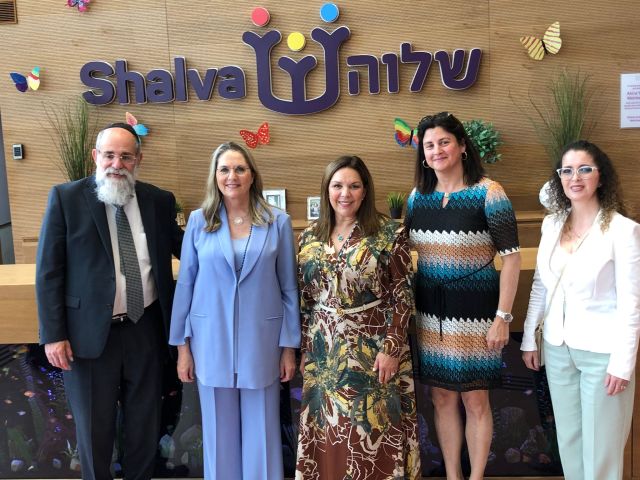 Shalva Founder Kalman Samuels, Israel's First Lady Michal Herzog, Ecuador's First Lady María de Lourdes Alcívar, Shalva Chief Development Officer Gaby Hirsch and an Ecuadorian delegation member (Photo: All Israel News)
