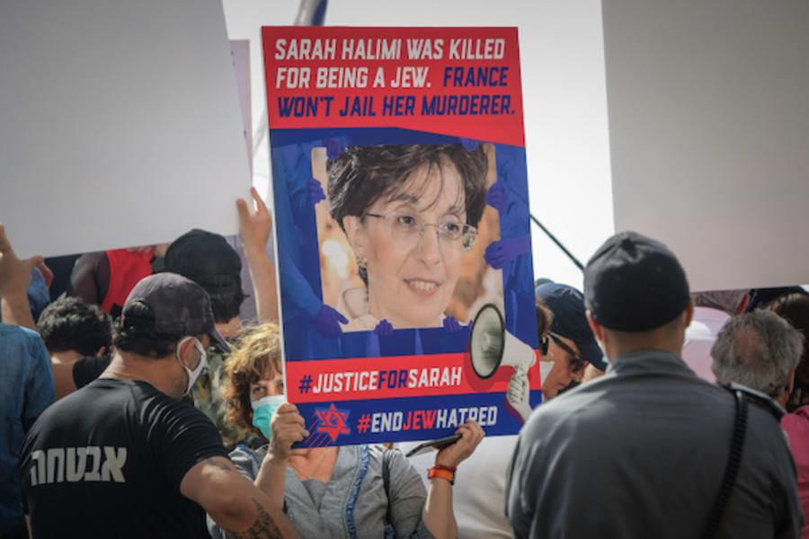 Members of the French community gather outside the French Embassy in Tel Aviv to demand justice for the late Sarah Halimi who was murdered in her apartment in Paris by a neighbor in 2017, April 25, 2021. (Photo: Avshalom Sassoni/Flash90)