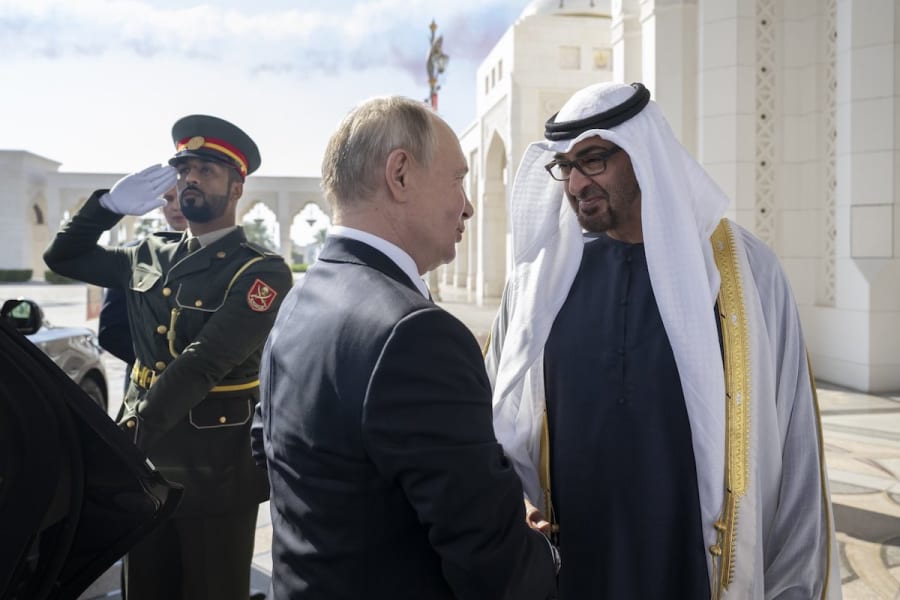 UAE President Sheikh Mohamed bin Zayed Al Nahyan welcomes Russian President Vladimir Putin in the Emirati capital Abu Dhabi (Photo: MohamedBinZayed/X)