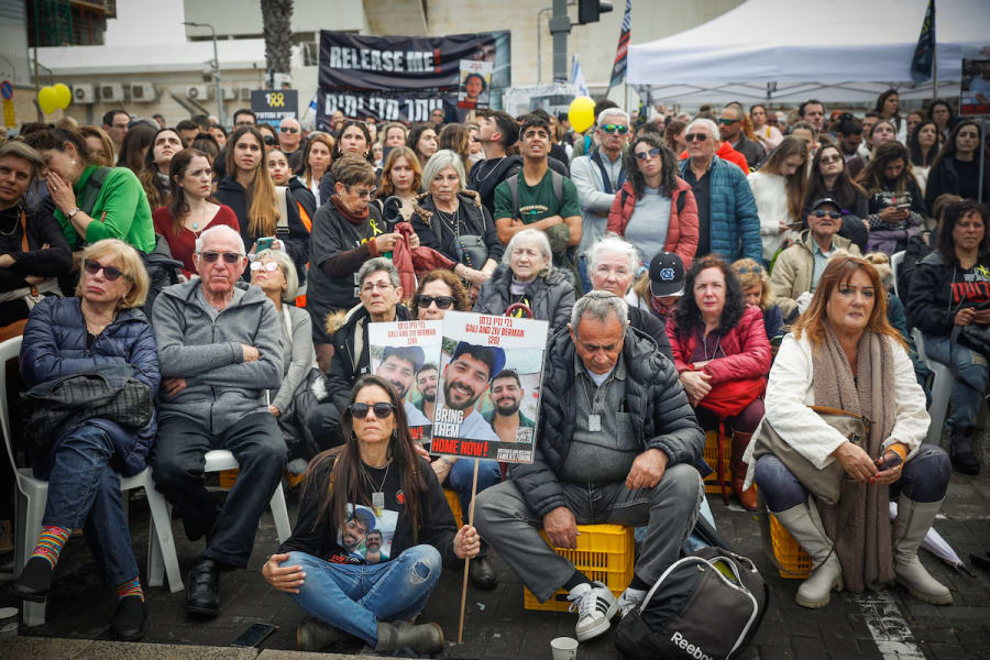 24-hour rally marks 100 days of captivity in Tel Aviv over the weekend ...