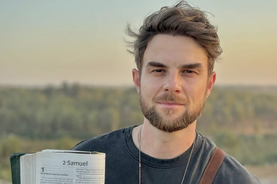 Australian Christian actor Nathaniel Buzolic to light Israeli