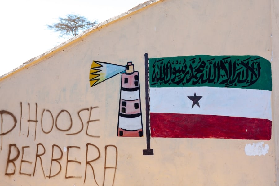 Mural painting of the national flag and a lighthouse, North-Western province, Berbera, Somaliland. (Photo: Eric Lafforgue/Hans Lucas via Reuters