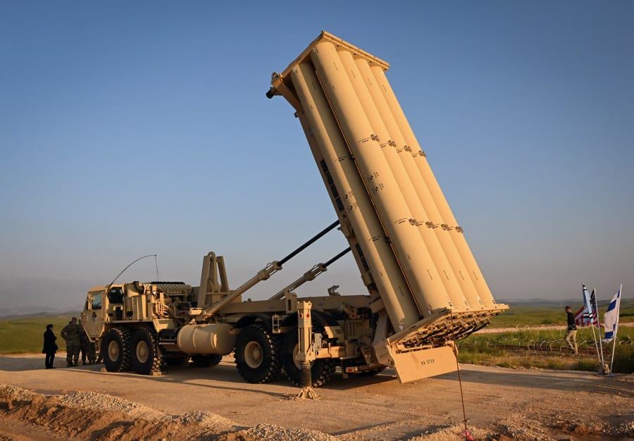 Le système THAAD (Terminal High Altitude Area Defense) du Commandement européen des États-Unis (EUCOM) a été déployé en Israël. Photo par Matty Stern/U.S. Embassy Jerusalem.