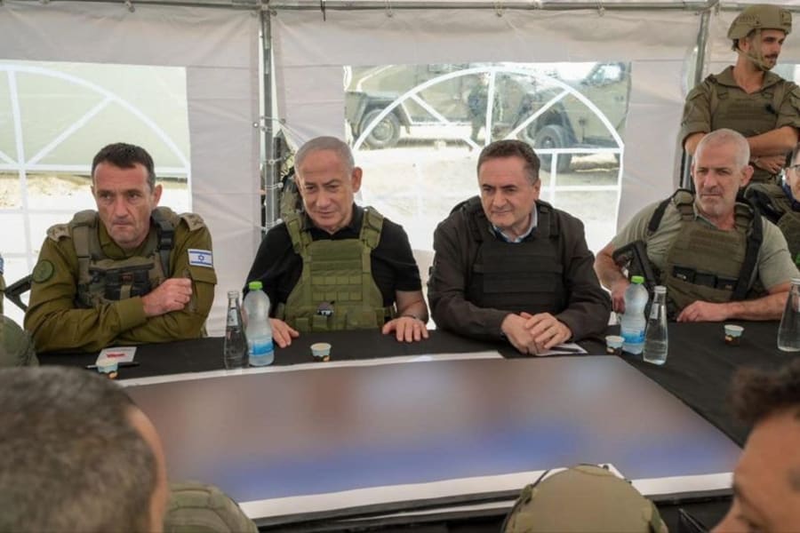 Prime Minister Benjamin Netanyahu and Defense Minister Israel Katz, accompanied by IDF Chief of Staff Lt.-Gen. Herzi Halevi and Shin Bet Dir Ronen Bar, at the Netzarim Corridor in the Gaza Strip on Nov 19, 2024. (Photo: Social Media)