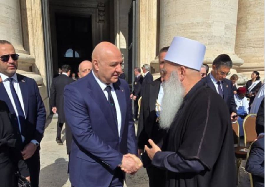 Lebanese President Joseph Aoun shakes hands with Israeli Druze leader Sheikh Mowafaq Tarif at the Vatican during the new pope’s inauguration, May 18, 2025. (Photo: Screenshot / Roi Kais, X)