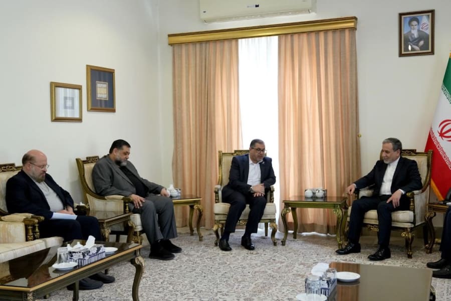 Iranian Foreign Minister Abbas Araghchi meets with Hamas officials Basem Naim and Osama Hamdan, who traveled to Iran to participate in the Tehran Dialogue Forum, May 20, 2025. (Photo: Iranian Foreign Ministry)