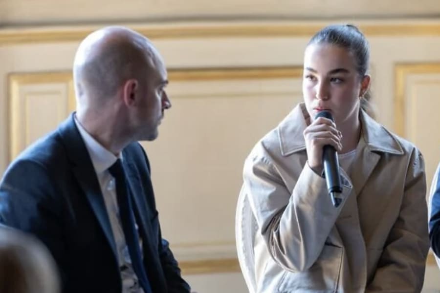 Freed Israeli hostage Agam Berger meets with French Foreign Minister Jean-Noel Barrot at the French Foreign Ministry in Paris, May 23, 2025. (Photo: French Foreign Ministry)