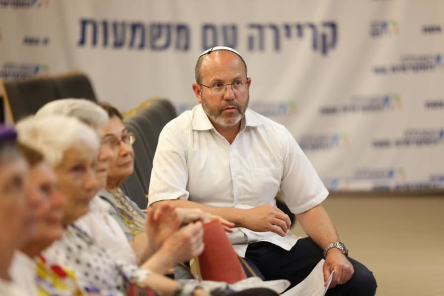 Tzvika Mor, father of Eitan Mor, who was held hostage in the Gaza Strip, speaks during a lecture in the northern Israeli city of Tzfat, May 26, 2025. (Photo: David Cohen/Flash90)