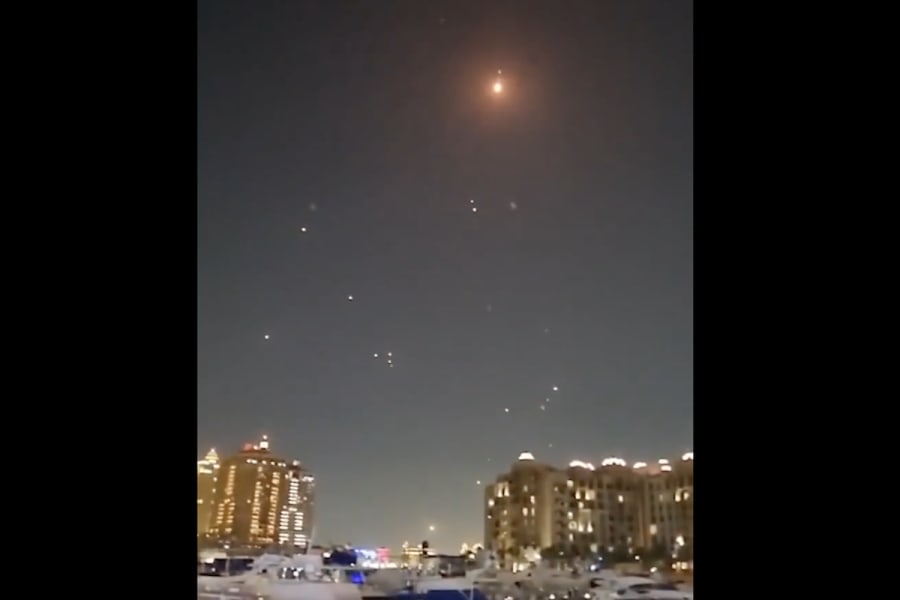L'Iran tire des missiles sur la base militaire américaine au Qatar, 23 juin 2025. (Photo : Capture d'écran)