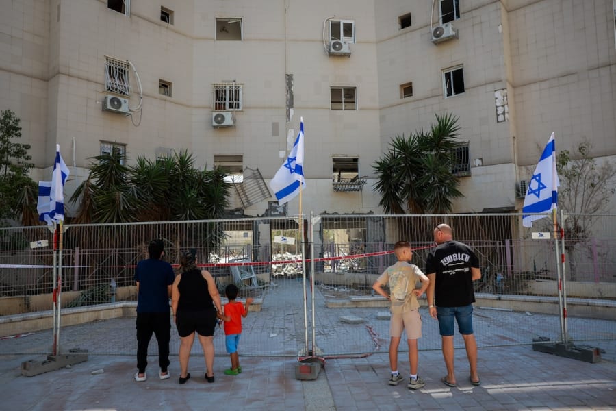 Illustrative - Scene of Iranian ballistic missile attack in the southern Israeli city of Be’ersheva, June 25, 2025. (Photo: David Cohen/Flash90)