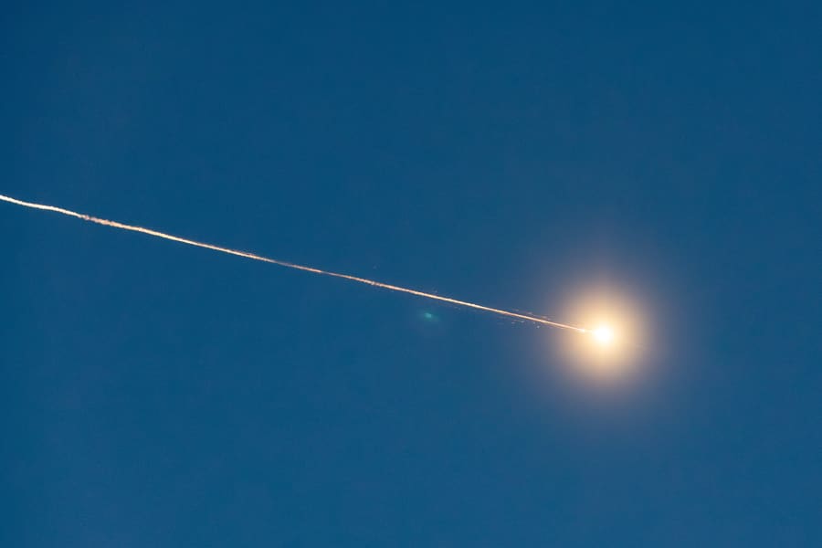 An Israeli air defense system launches interceptor missiles toward an incoming missile fired from Yemen, as it seen from Jerusalem, July 10, 2025. Photo by Yonatan Sindel/Flash90