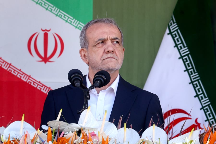 April 18, 2025, Tehran, Iran: Iranian President MASOUD PEZESHKIAN (C) speaks during the annual Army Day celebration in front of the shrine of the late revolutionary founder Ayatollah Khomeini, southern Tehran. High-ranking officials from Iran and the US will engage in their second round of indirect negotiations on April 19, 2025, amidst ongoing tensions involving the USA, Israel, and Iran. Photo: Reuters
