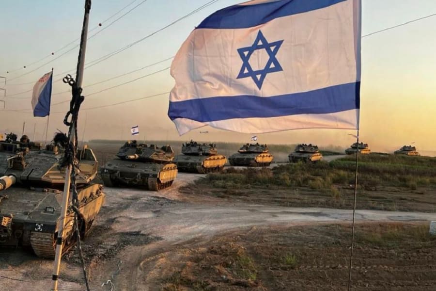 Tanques israelíes de la Brigada 401 de las FDI operan en la zona de Jabaliya, en el norte de Gaza, en julio de 2025. (Foto: FDI)