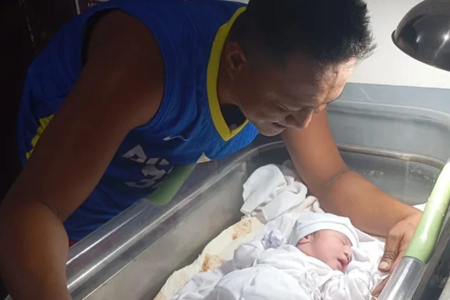 Filipino hostage survivor Jimmy Pacheco with his newborn daughter “Israela”, July 29 2025. (Photo used under section 27A of the copyright law)