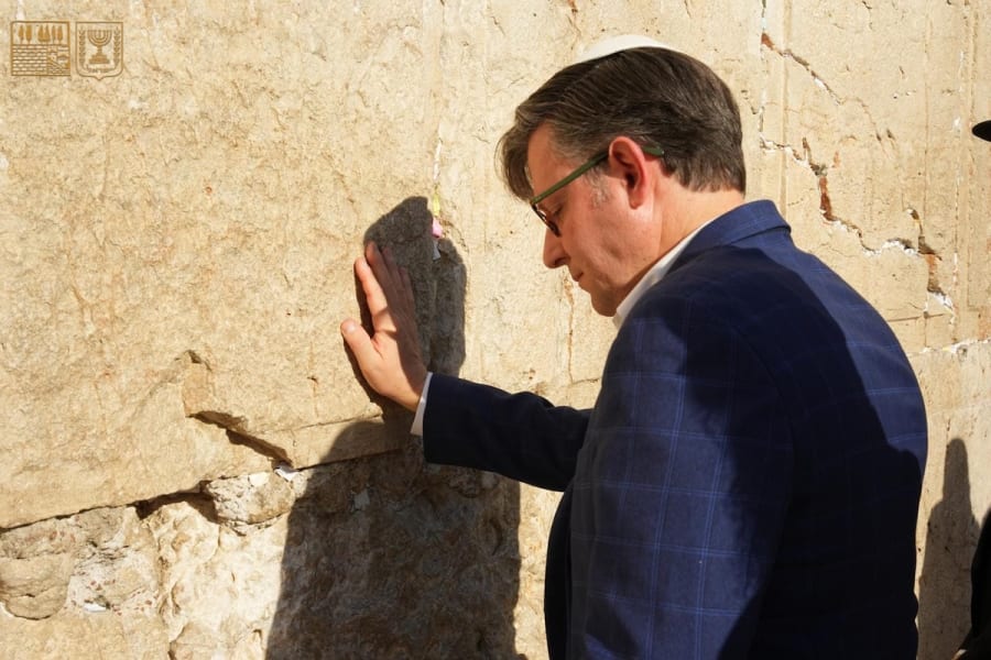 US House Speaker Mike Johnson praying at the Western Wall in Jerusalem's Old City, August 3 2025. (Photo: The Western Wall Heritage Foundation)