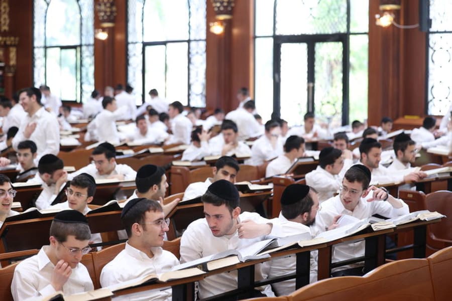 Illustrative - Ultra-Orthodox Jewish yeshiva students study at the Atert Shlomo Yeshiva, in Rishon Lezion, June 11, 2025. (Photo: Shlomi Cohen/Flash90)