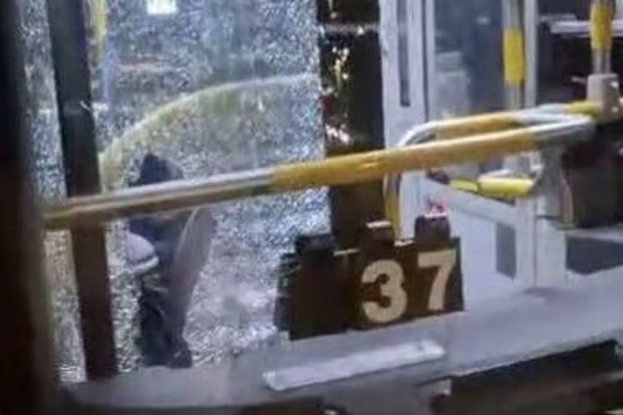 Bus window shattered by Jewish teenagers (Photo: Social media)