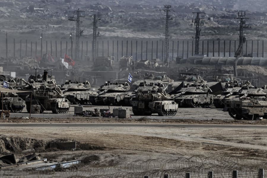 Israeli troops seen on the Israeli border with the Gaza Strip, Aug. 24, 2025. (Photo: Tsafrir Abayov/Flash90)