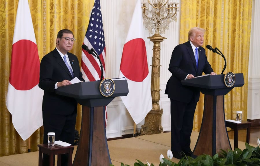 Der japanische Premierminister Shigeru Ishiba (L) und der US-Präsident Donald Trump nehmen am 7. Februar 2025 im Weißen Haus in Washington an einer gemeinsamen Pressekonferenz nach ihren Gesprächen teil. (Foto: Reuters)