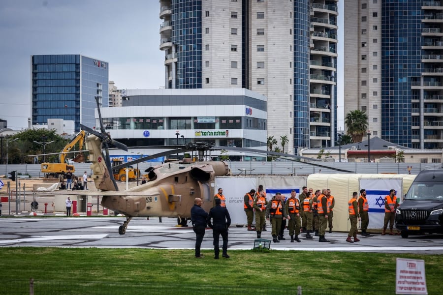A military helicopter with released hostage Tal Shoham arrive at the Rabin Medical Center in Petah Tikva, February 22, 2025. (Photo: Jamal Awad/Flash90)