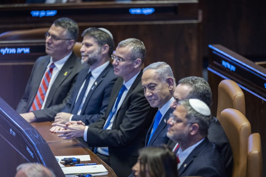Prime Minister Benjamin Netanyahu and ministers at a special plenum session in honor of U.S. President Donald Trump at the Knesset, the Israeli parliament in Jerusalem, October 13, 2025. (Photo: Yonatan Sindel/Flash90)