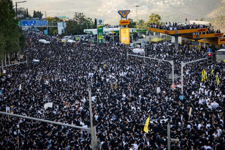 Hundreds of thousands of ultra-Orthodox Jews attend the "million man" protest against IDF conscription, blocking the road entering into Jerusalem, October 30, 2025. (Photo: Yonatan Sindel/Flash90)