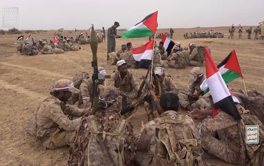 Houthi-Kämpfer versammeln sich während einer Militärübung in der Nähe von Sanaa, Jemen, 30. Oktober 2023. (Foto: Houthi Media Center/Handout via REUTERS)