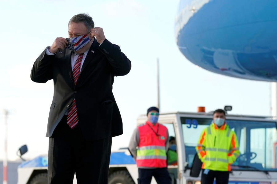 U.S. Secretary of State Mike Pompeo boarding a plane at Istanbul Airport in Istanbul during a seven-country visit. He will be in Israel on Wednesday. (Photo: Patrick Semansky/Pool via REUTERS)