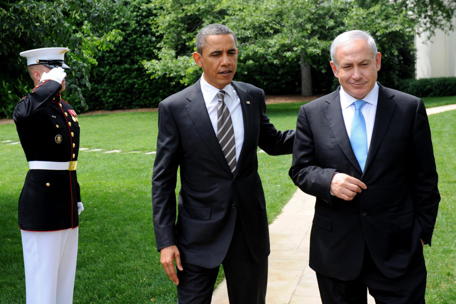 U.S. President Barack Obama talks with Israeli Prime Minister Benjamin Netanyahu while walking from the Oval Office to the South Lawn Drive of the White House, after their meeting May 20, 2011 in Washington, DC. (Photo: Avi Ohayon/Government Press Office/FLASH90)
