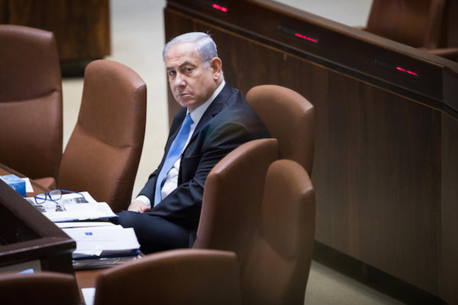Israeli Prime Minister Benjamin Netanyahu attends a plenum session in the assembly hall of the Israeli parliament on Nov. 13, 2017. (Photo: Yonatan Sindel/Flash90)