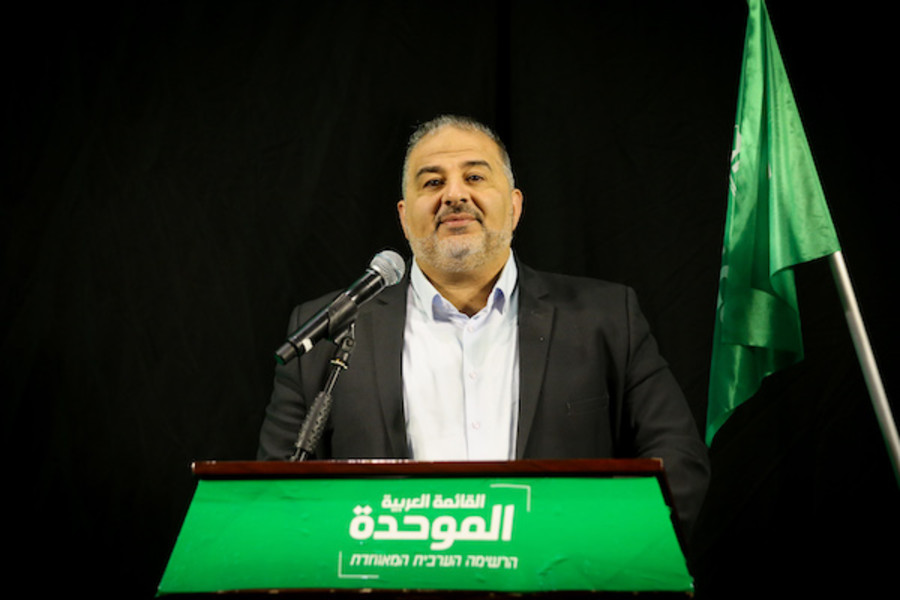 Ra'am party leader Mansour Abbas speaks during a press conference in Nazareth, April 1, 2021. (Photo: David Cohen/Flash90)