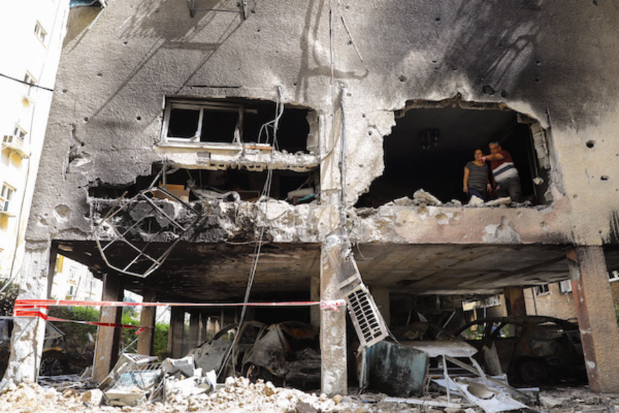 Damage to homes in the Israeli city of Petah Tikva which were hit by rockets fired by Hamas militants in Gaza, May 13, 2021. (Photo: Flash90)