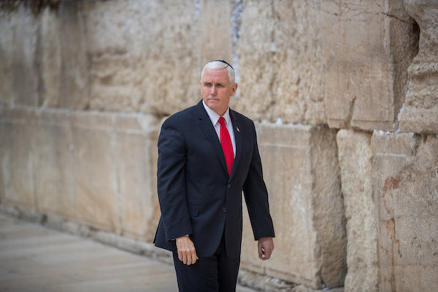 Then-US Vice President Mike Pence visits the Western Wall, Judaism's holiest religious site, in Jerusalem's Old City, January 23, 2018. (Photo: Yonatan Sindel/Flash90)