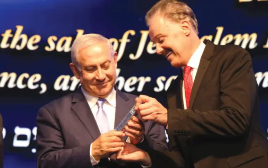 Mike Evans and Prime Minister Benjamin Netanyahu (photo credit: Friends of Zion Museum)