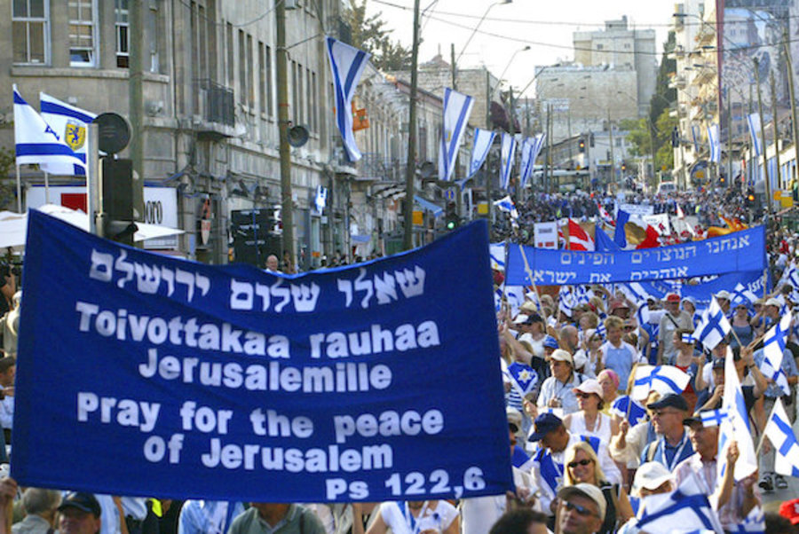 Christian Evangelical supporters of Israel march with others during a parade for the Feast of the Tabernacles in Jerusalem, Oct. 10, 2006. (Photo: Olivier Fitoussi/Flash90)