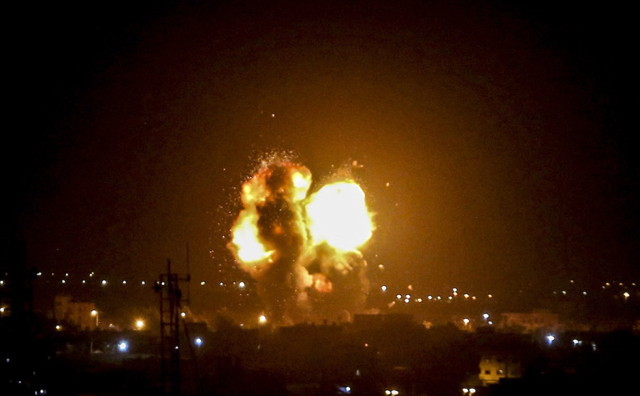 A ball of fire and smoke rises during Israeli airstrikes in Khan Yunis, on Sept. 13, 2021. (Photo: Abed Rahim Khatib/Flash90)