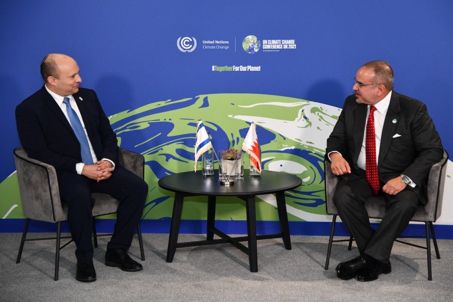 Israeli Prime Minister Naftali Bennett meets with Bahraini Crown Prince and Prime Minister Salman bin Hamad Al Khalifa at the UN Climate Change Conference in Glasgow, Scotland, Nov. 2, 2021. (Photo: Haim Zach/GPO)