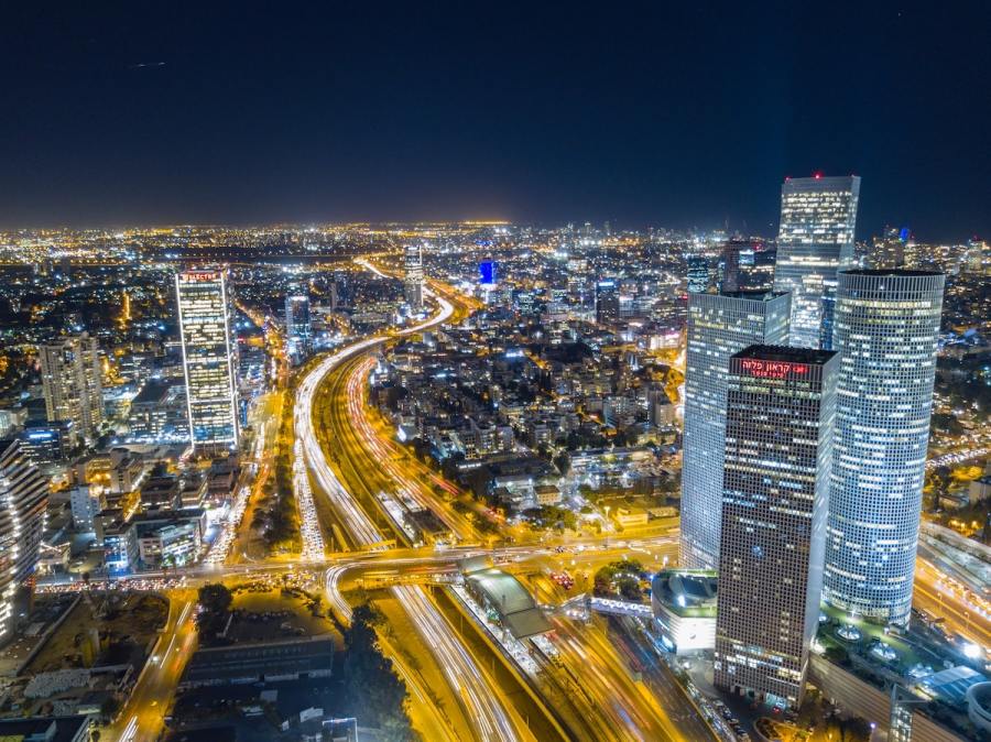 Tel Aviv at night (Photo: Shutterstock)