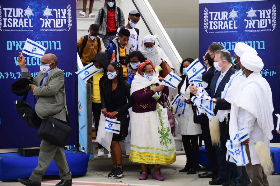 Members of the Ethiopian Falashmura community arrive at Ben-Gurion International Airport, outside of Tel Aviv, Mar. 11, 2021. (Photo: Tomer Neuberg/Flash90)