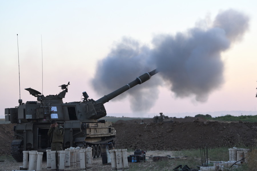 An IDF artillery unit fires towards the Gaza Strip during Operation Guardian of the Walls, May 18, 2021. (Photo: Gili Yaari /Flash90)