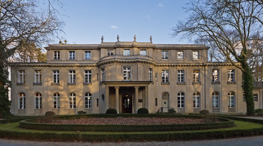 Manor in Berlin-Wannsee, Germany where the Wannsee Conference was held (Photo: A. Savin /Wikimedia Commons)