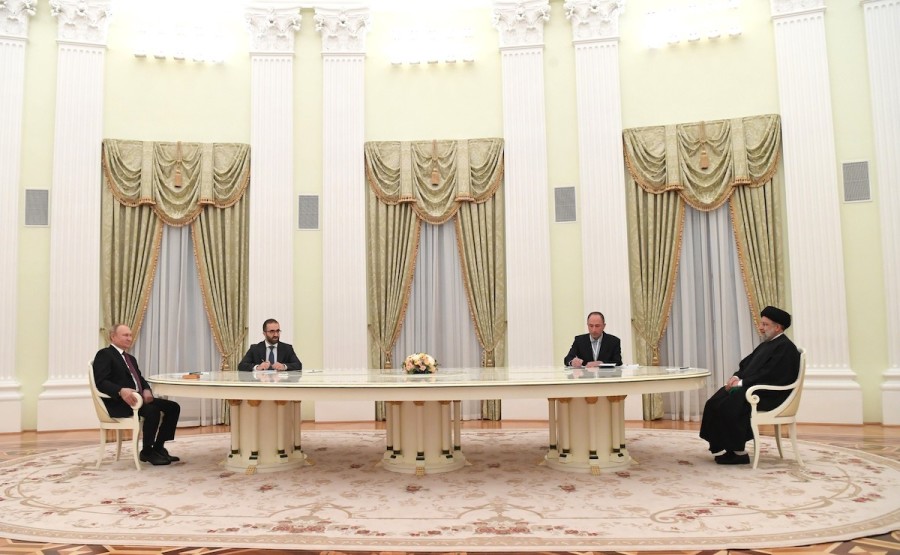 Russian President Vladimir Putin meets Iranian President Ebrahim Raisi in Moscow, Jan. 19, 2022 (Photo: Presidency of Russia)
