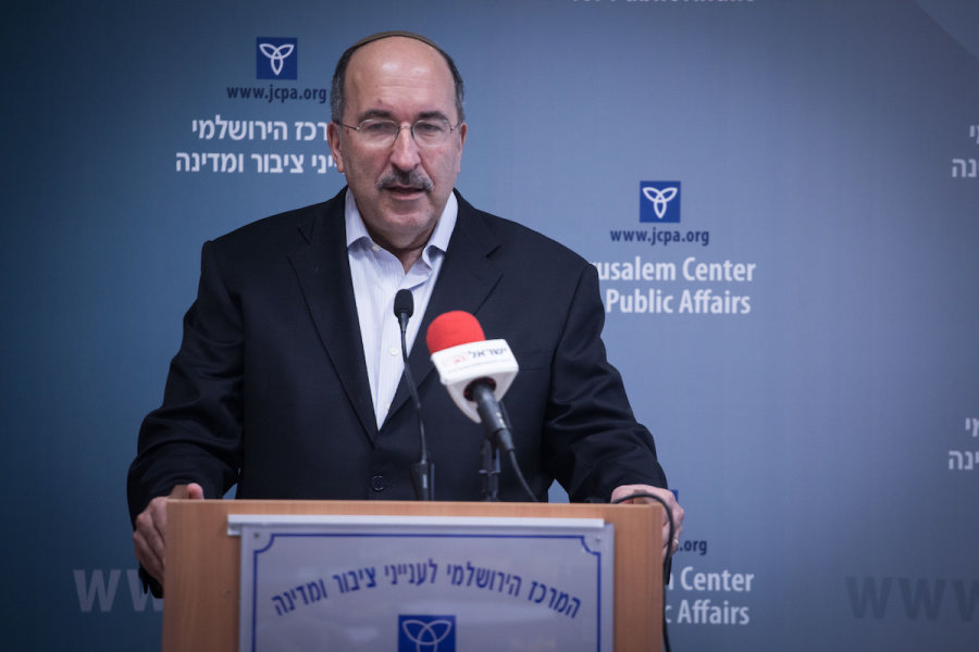 President of the Jerusalem Center for Public Affairs, Dore Gold, speaks at a conference marking 24 years since the Oslo Accords, Sep. 13, 2017. (Photo: Hadas Parush/Flash90)