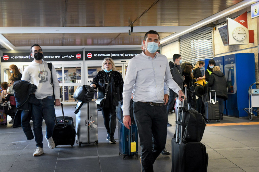 Passengers seen outside Ben-Gurion International Airport near Tel Aviv, Feb. 1, 2022. (Photo: Flash90)