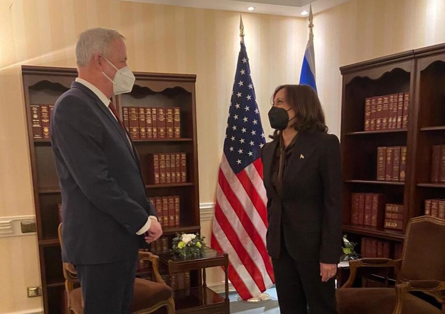 Israeli Defense Minister Benny Gantz meets U.S. Vice President Kamala Harris at the Munich Security Conference, Feb. 19, 2022. (Photo: courtesy)