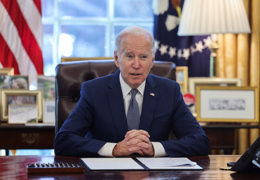 U.S. President Joe Biden in the Oval Office at the White House in Washington, DC, Dec. 13, 2021. (Photo: REUTERS/Evelyn Hockstein)
